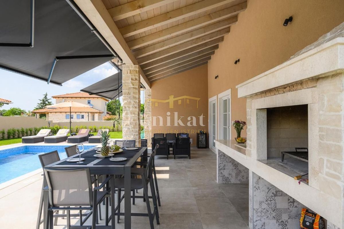 Vila z dvema stanovanjski enotama - pogled na morje